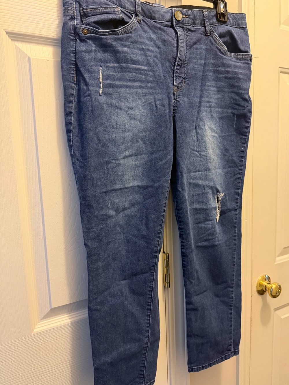Democracy size 16 Classic Blue Women’s Distressed Jeans